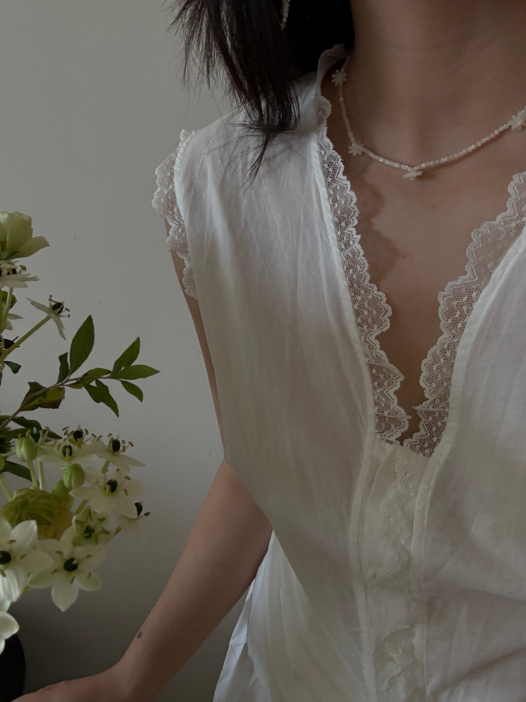 Flower Room White Oyster Necklace Earrings,Lumivault.