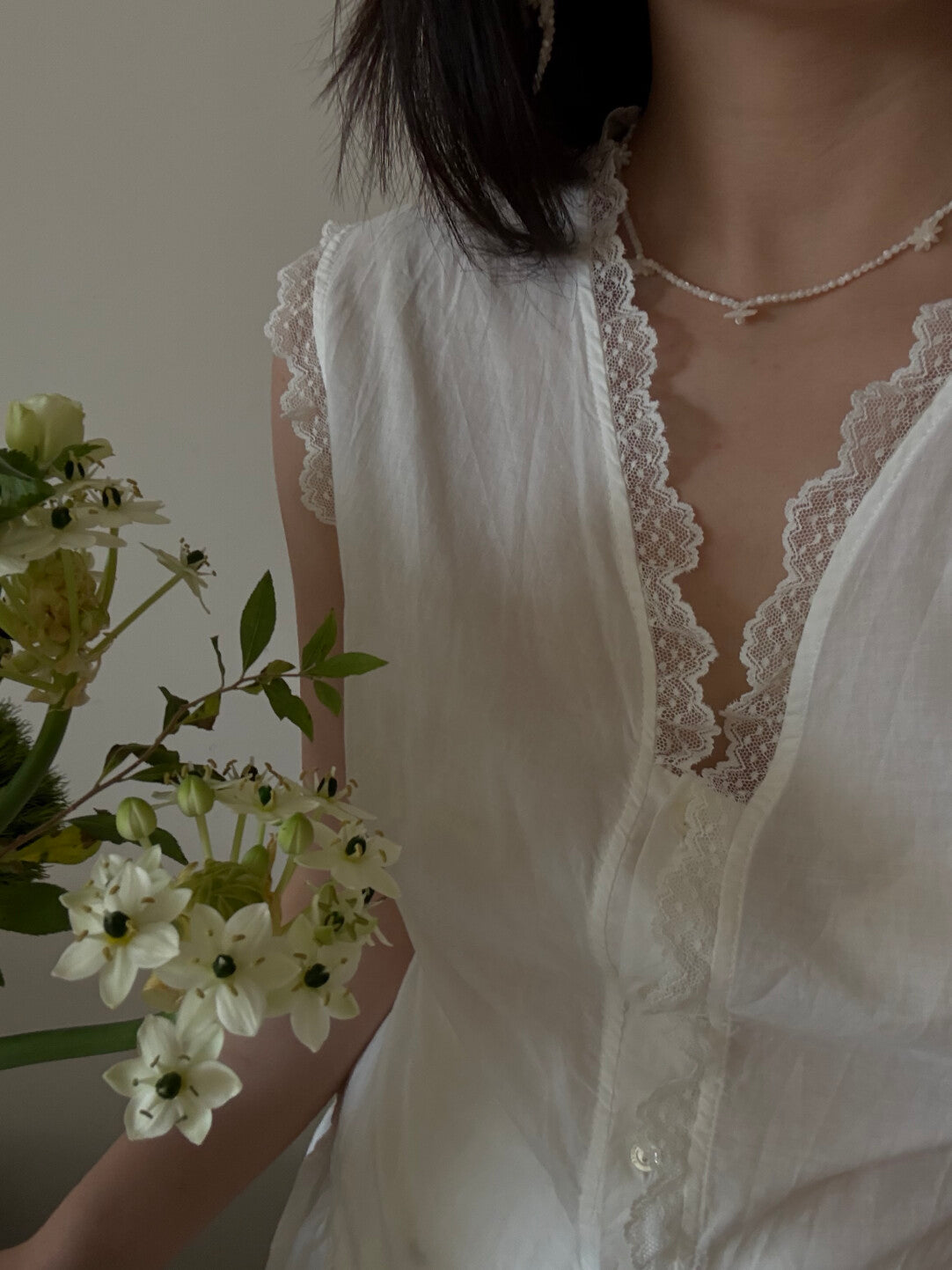 Flower Room White Oyster Necklace Earrings,Lumivault.