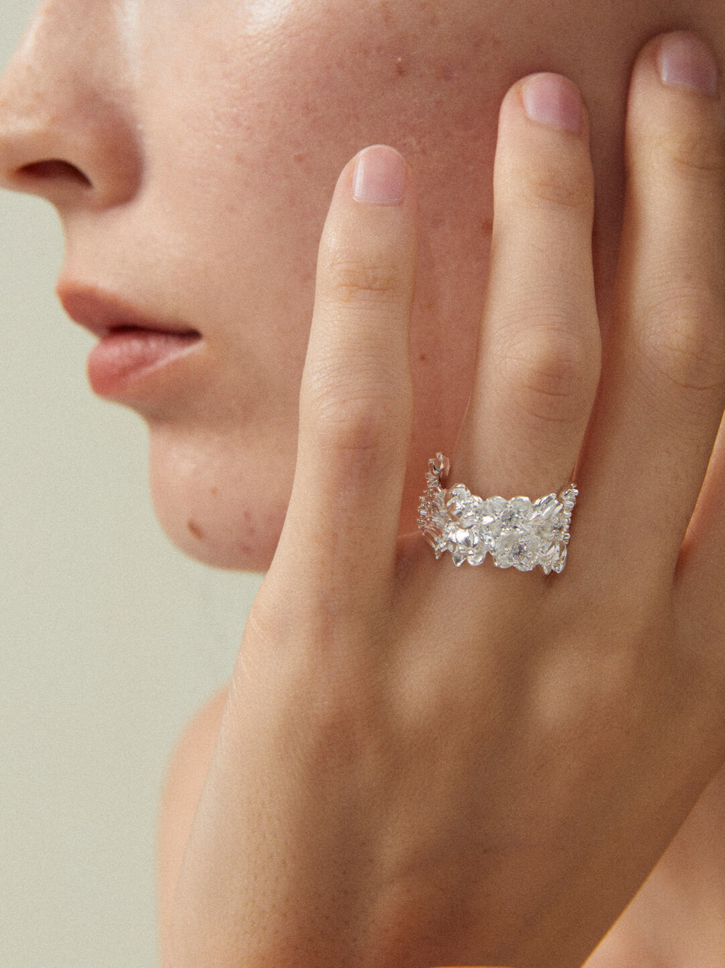 Flower Cluster Ring,Lumivault.