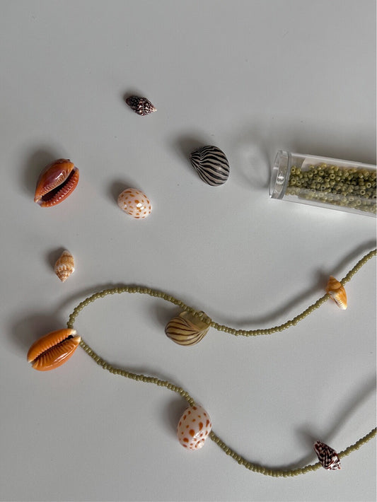 Handmade Vacation Conch Beaded Necklace,Lumivault.