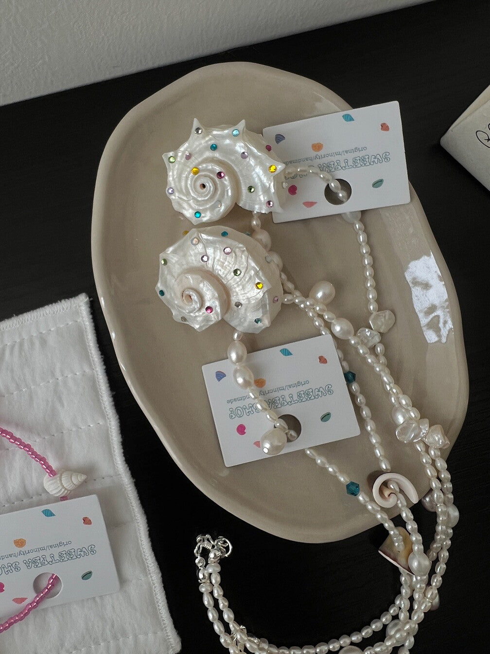 Handmade Conch Freshwater Pearl Beaded Necklace,Lumivault.
