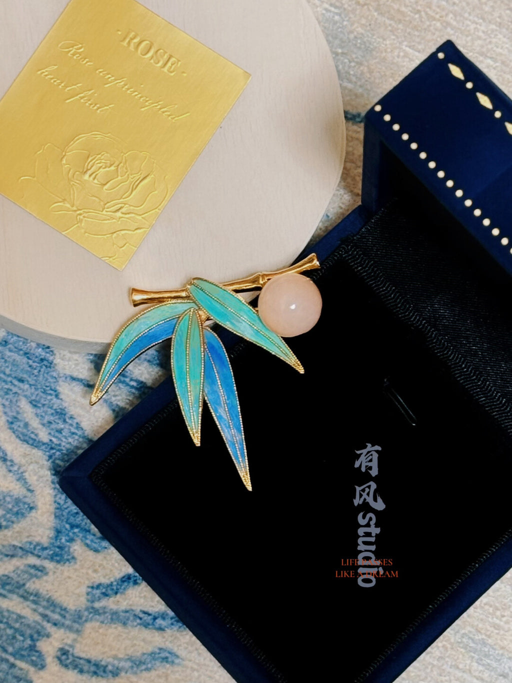 Parrot Feather Sunstone Brooch,Lumivault.