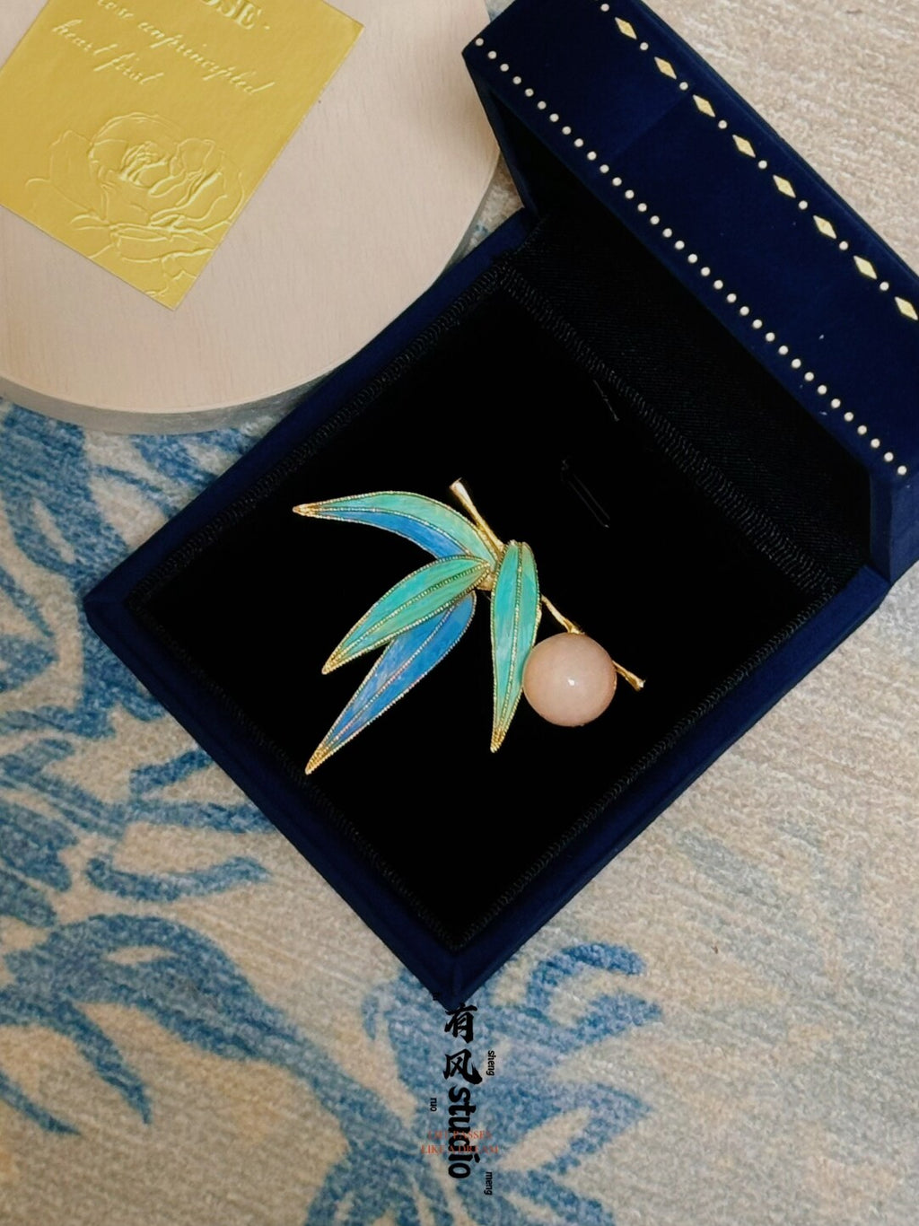 Parrot Feather Sunstone Brooch,Lumivault.