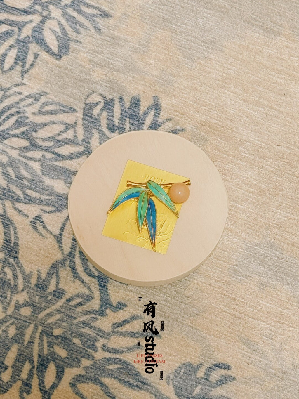 Parrot Feather Sunstone Brooch,Lumivault.