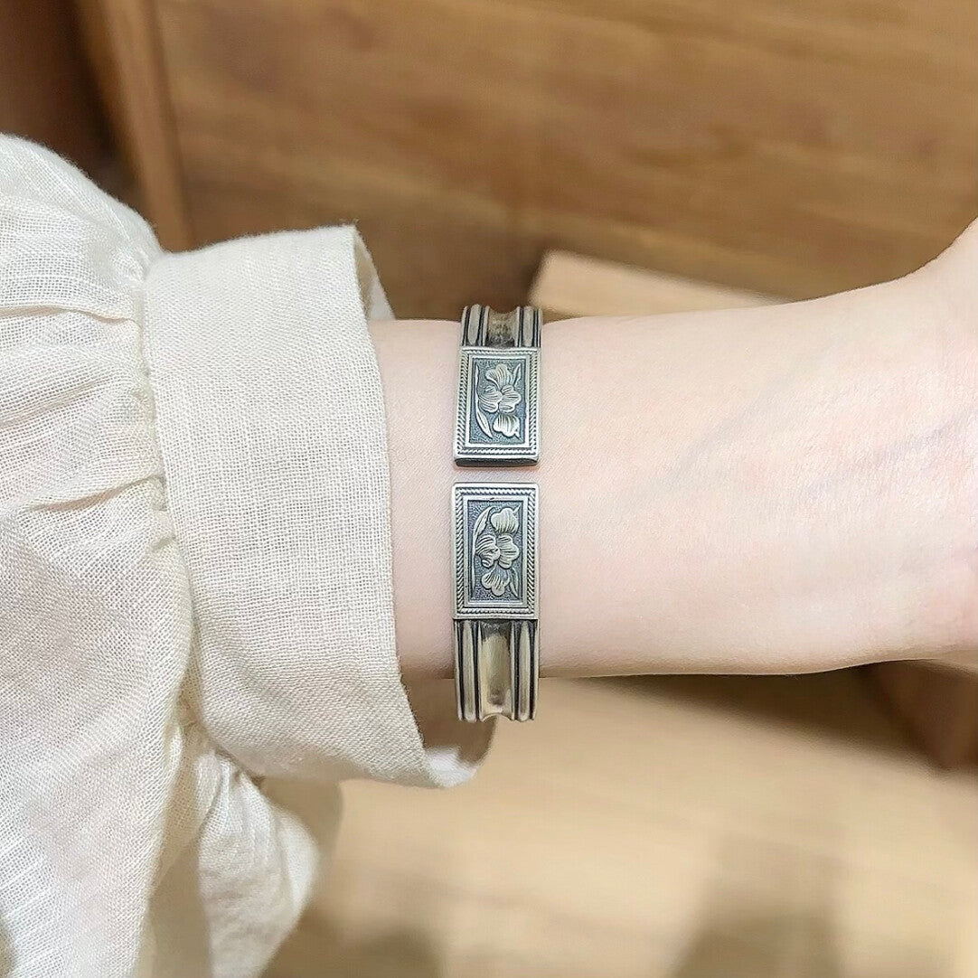 Orchid Silver Bracelet,2,Lumivault.