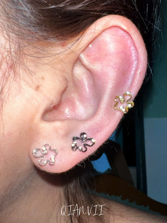 Silver Flower Diamond Spiral Earrings Necklace - Lumivault