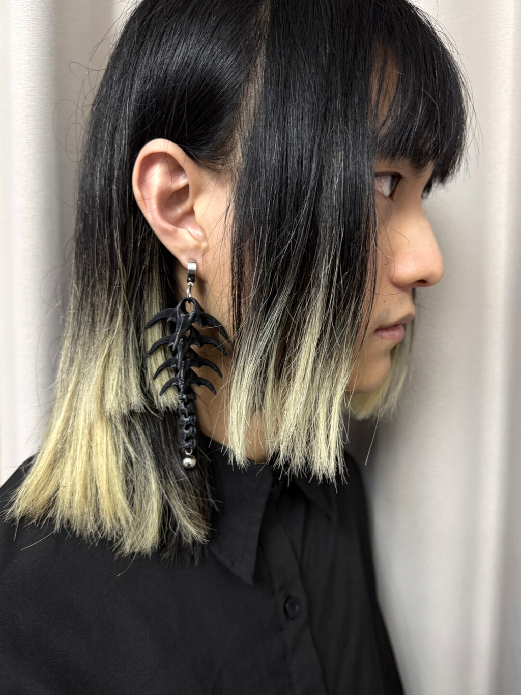 Vertebra Single Earring,Black Steel Ball Pendant / Stud,Lumivault.