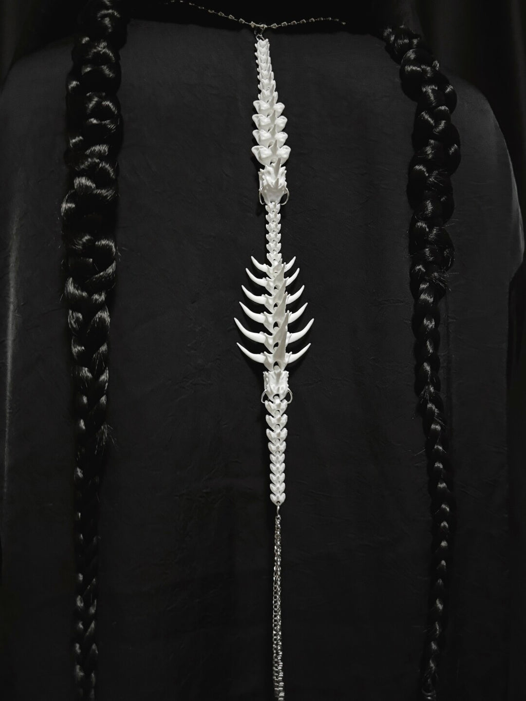 Spine Cascade Necklace,White,Lumivault.