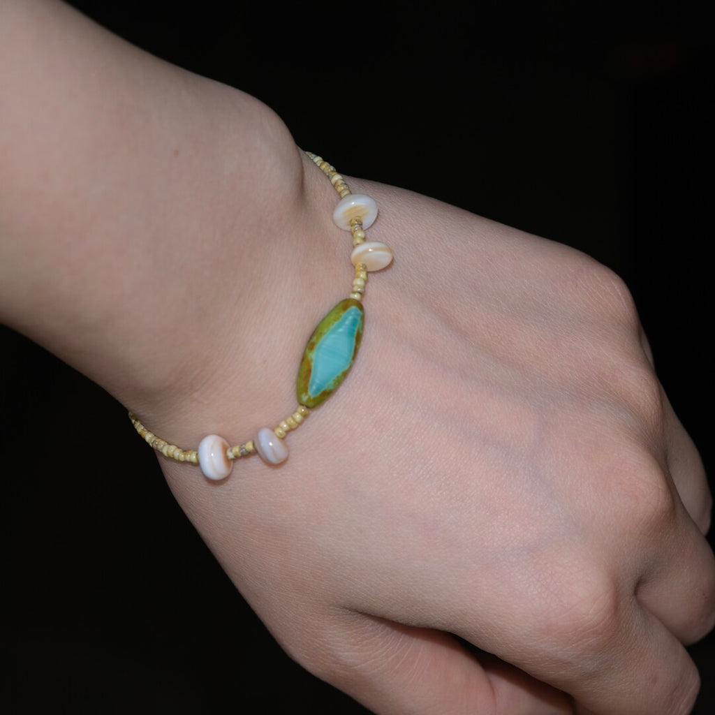 One Bracelet,11 / Please note your wrist size when placing orders.,Lumivault.