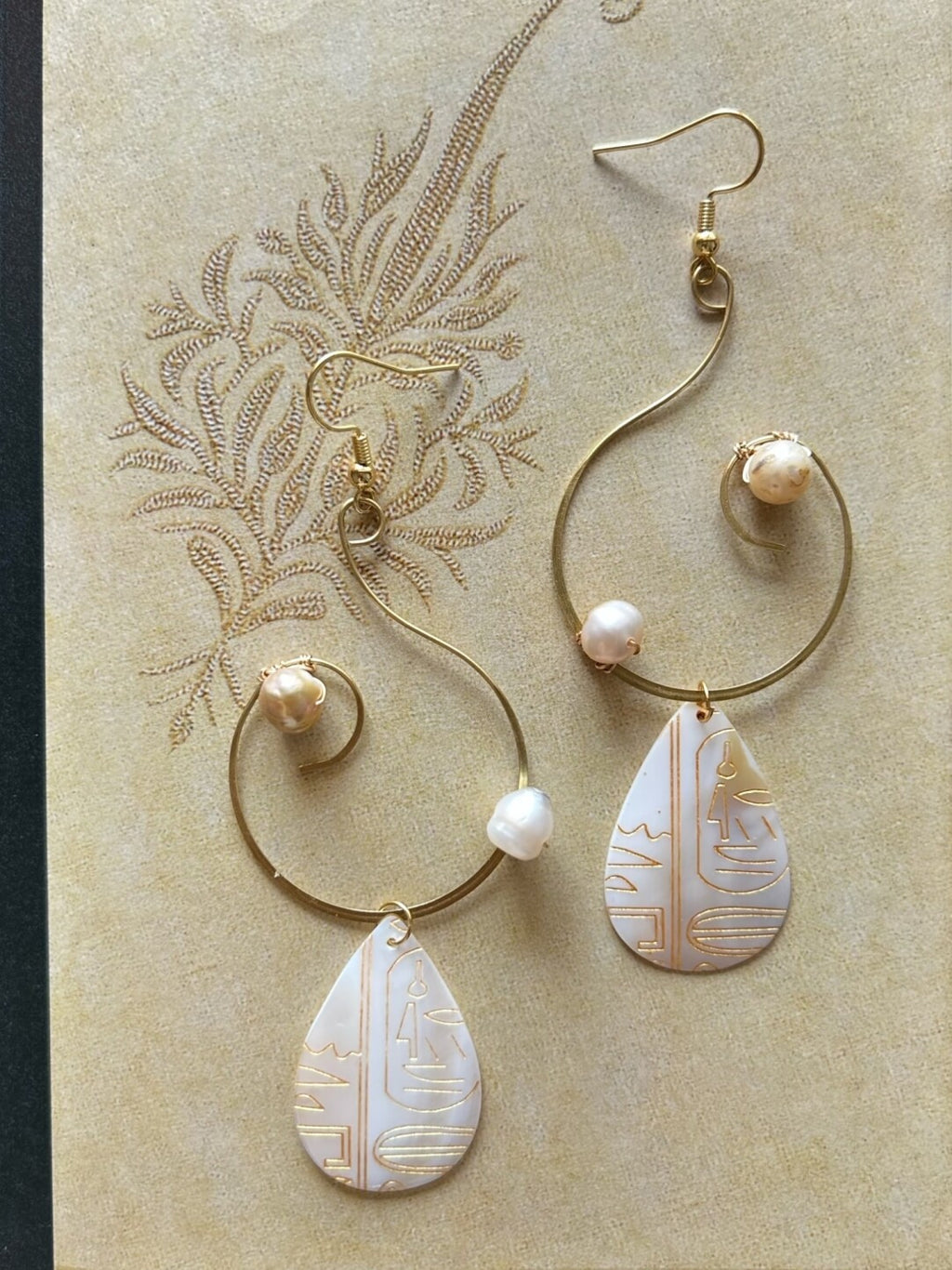Egyptian Pearl Oyster Vine Earrings,Lumivault.