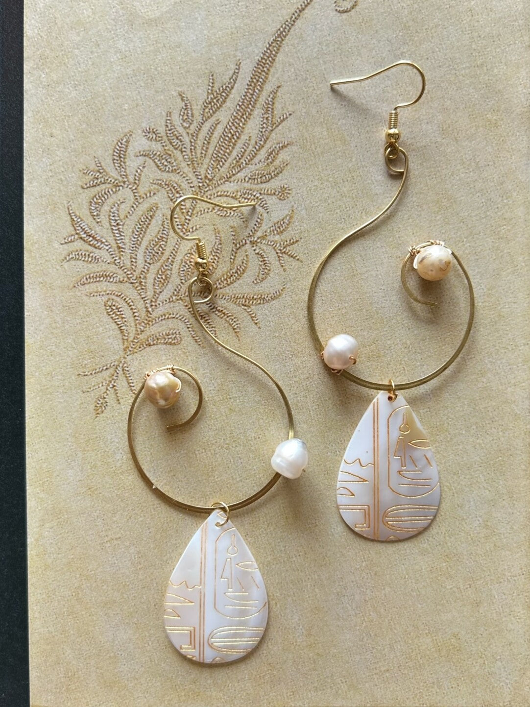 Egyptian Pearl Oyster Vine Earrings,Lumivault.