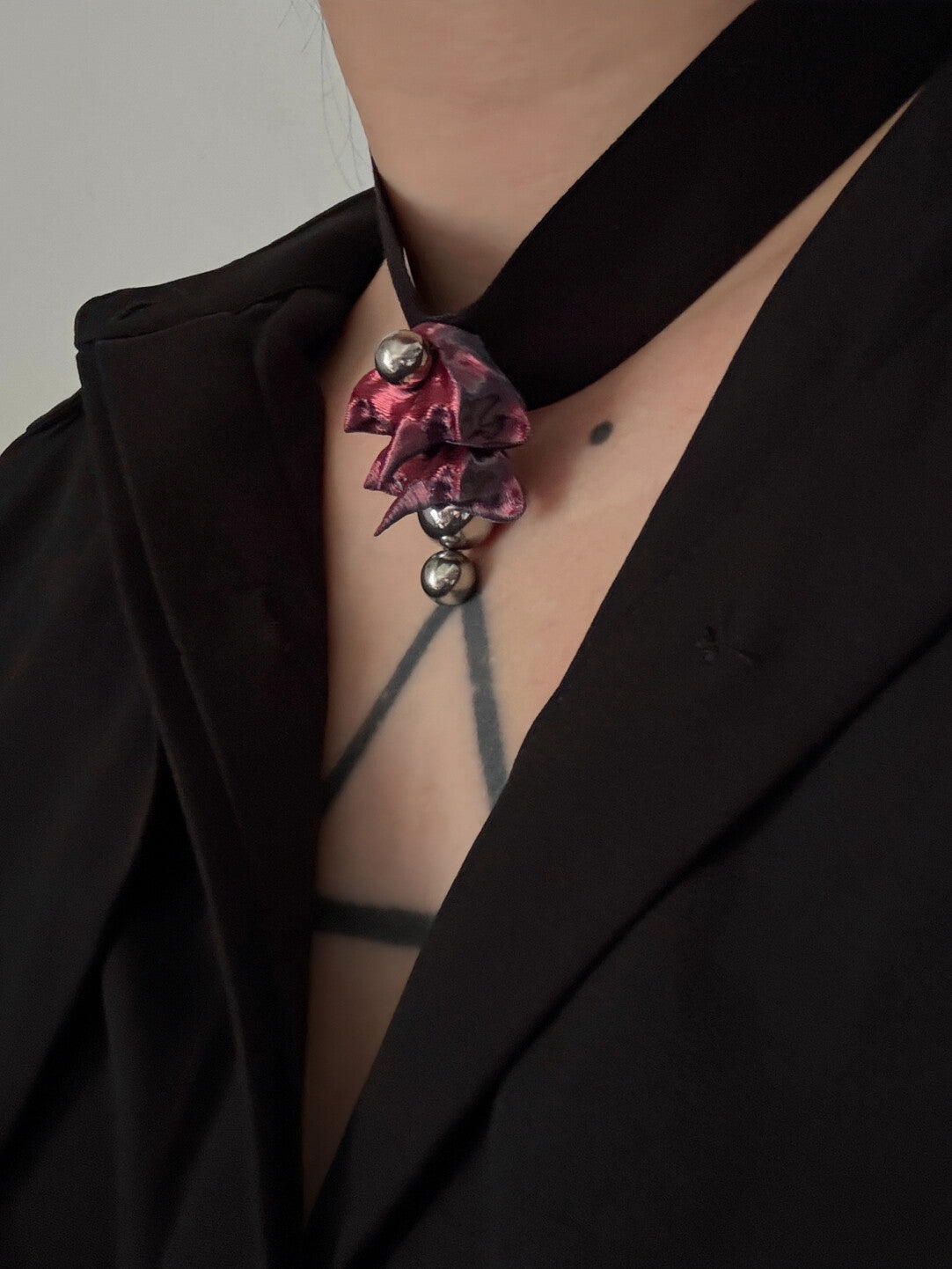 Bone Flower Choker,Red and Black Pendant,Lumivault.