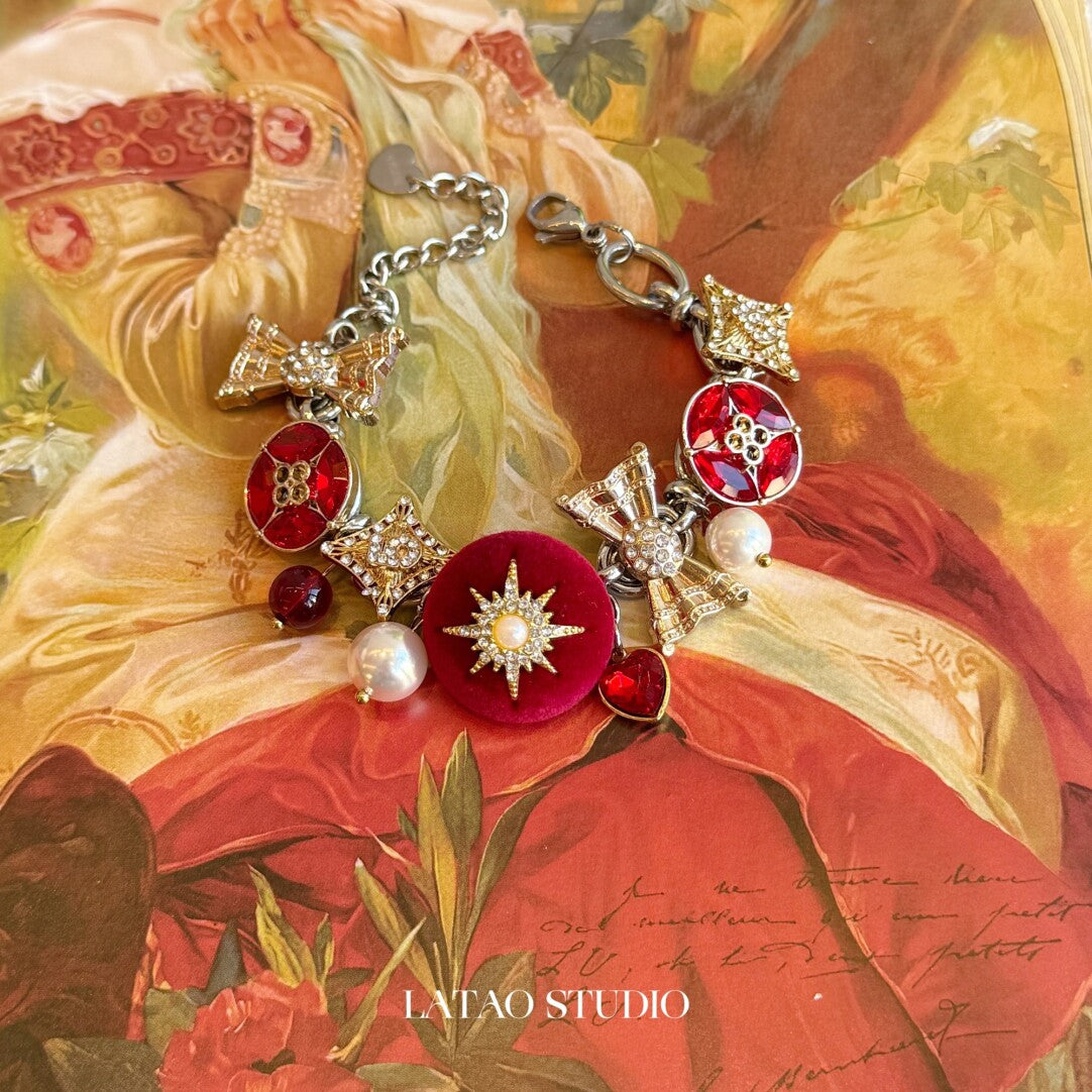 Retro Snowflake Story Red Bracelet,Lumivault.