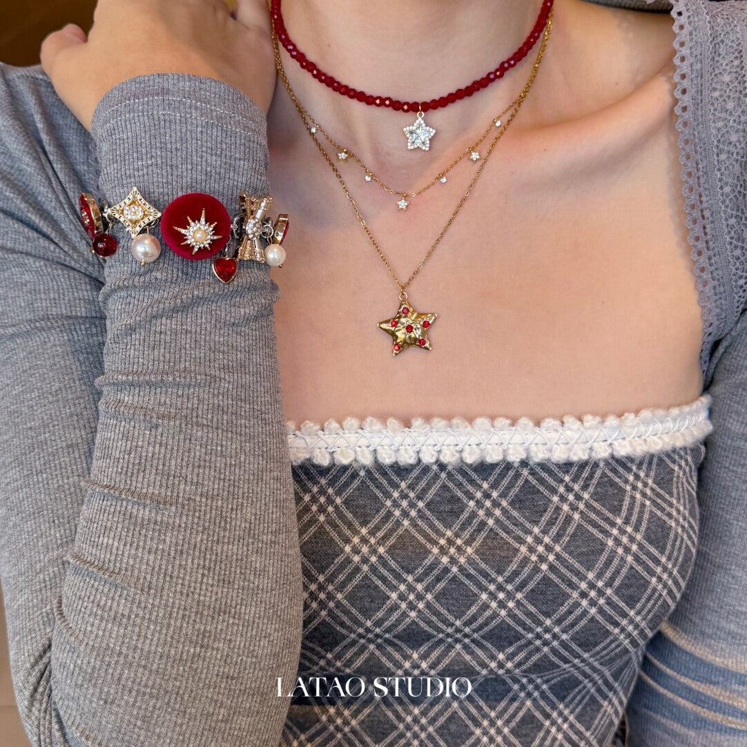 Retro Snowflake Story Red Bracelet,Lumivault.