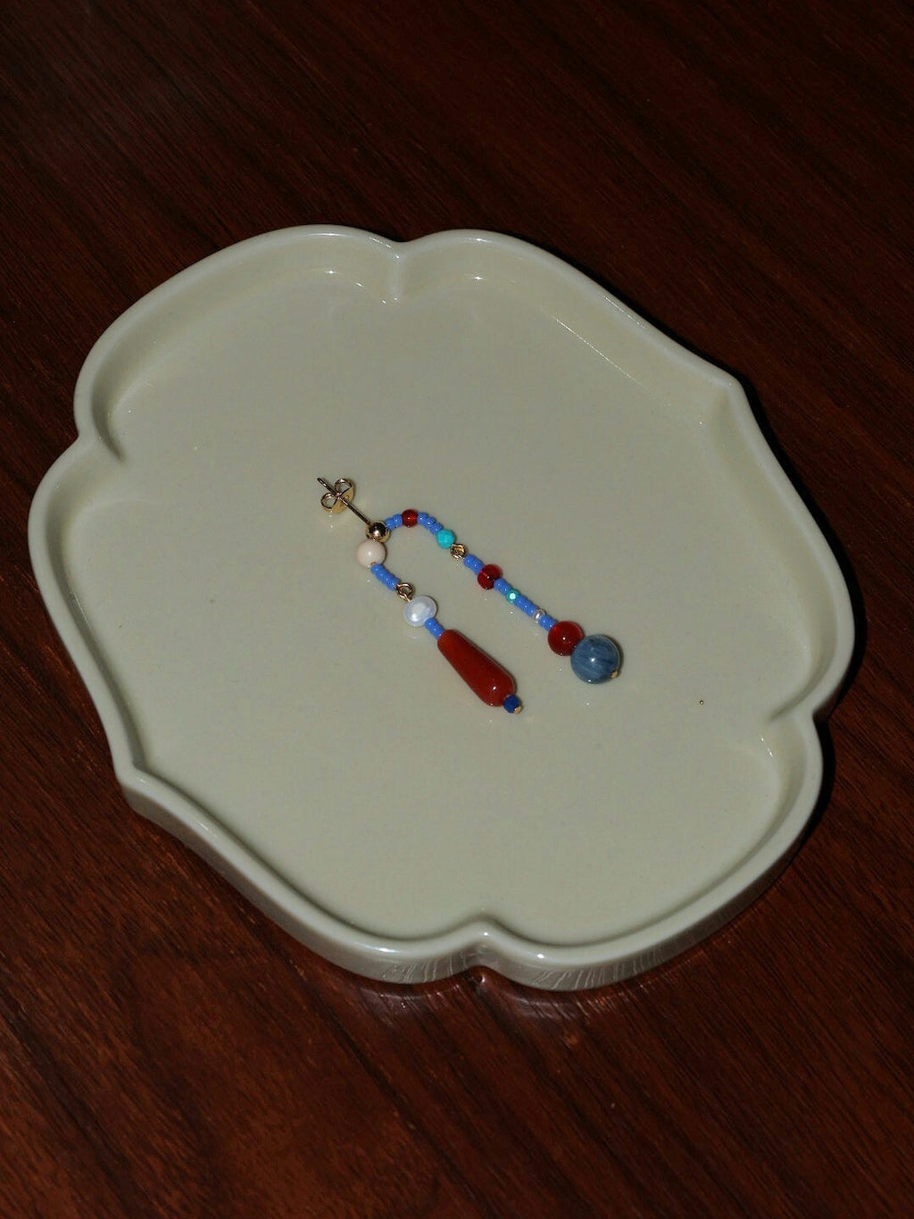 Chinoiserie Seeking Plum Dangle Earrings - Lumivault