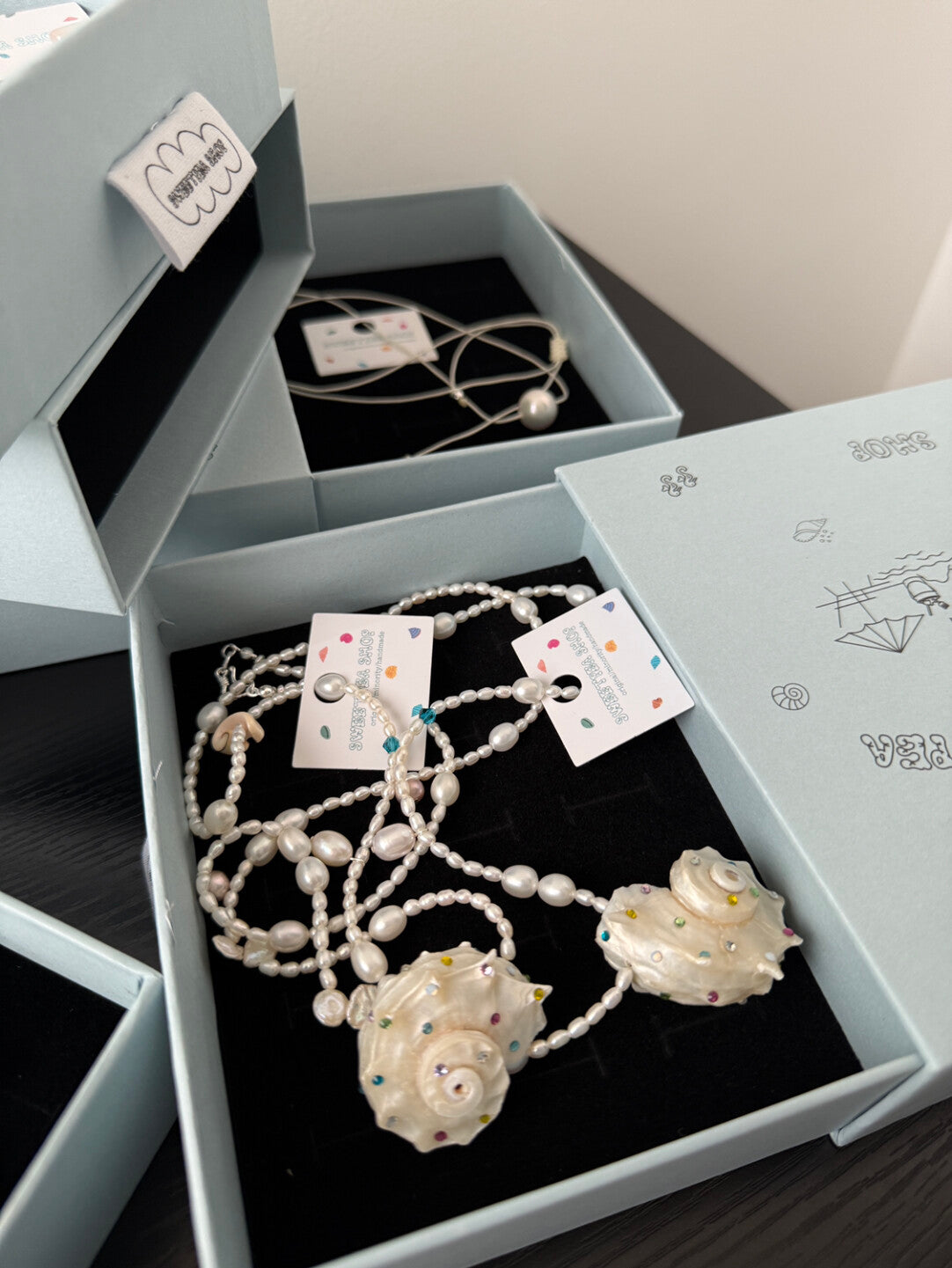 Handmade Conch Freshwater Pearl Beaded Necklace,Lumivault.