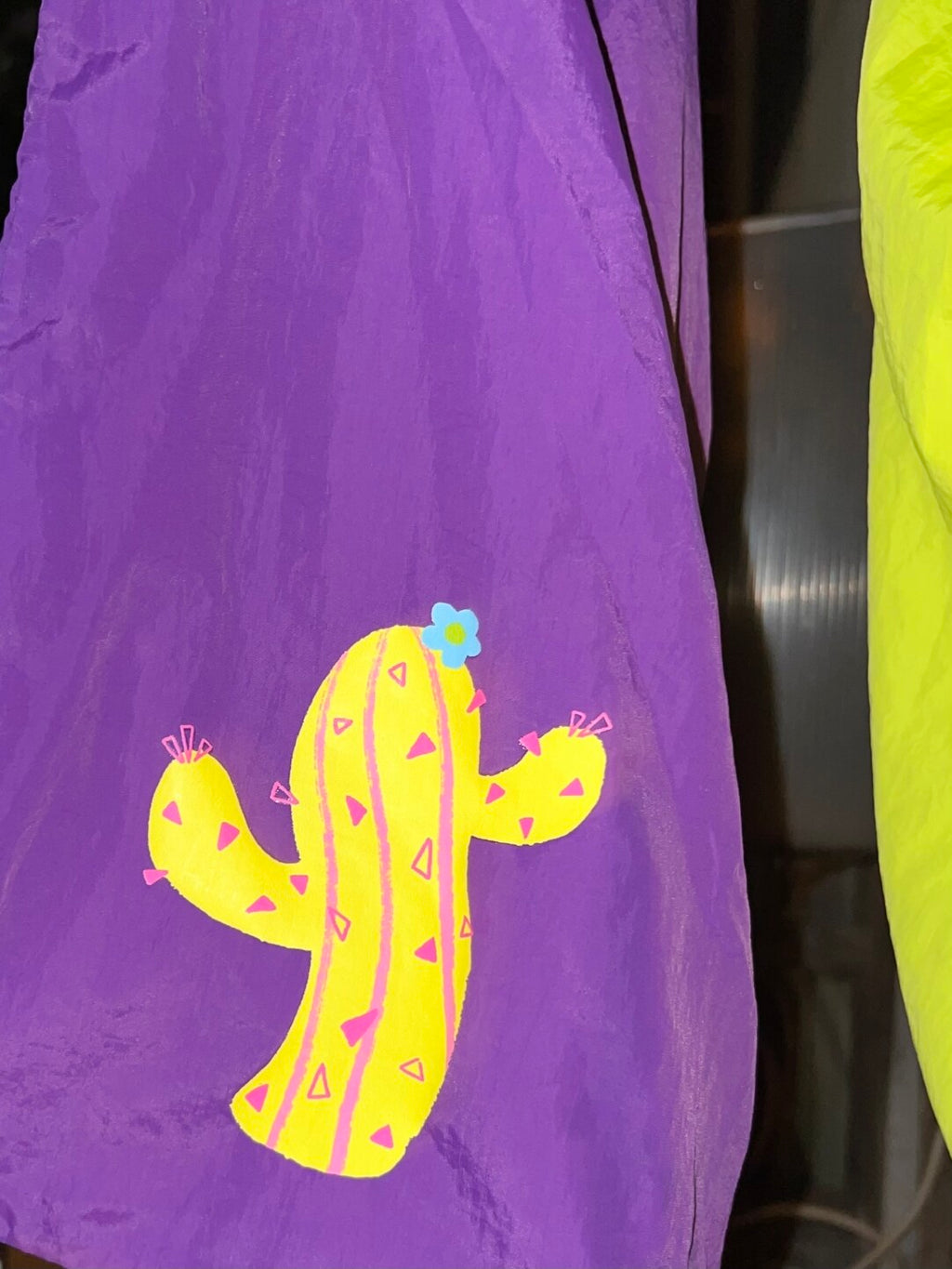 Twist Cactus Waterproof Nylon Shoulder Bag - Lumivault