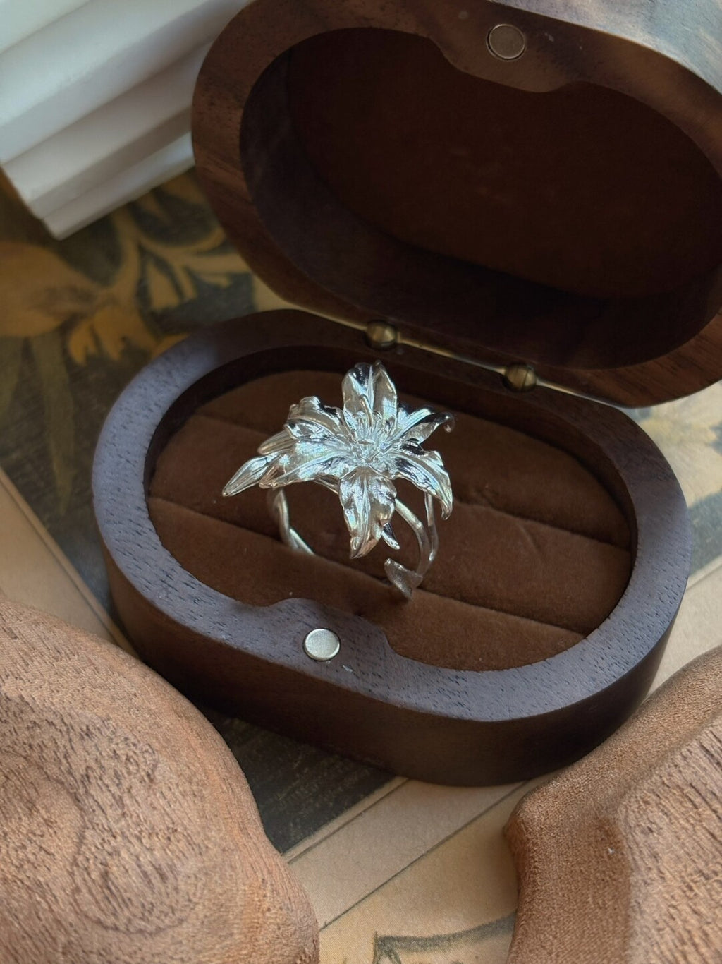 Handmade Silver Lily Ring,Lumivault.