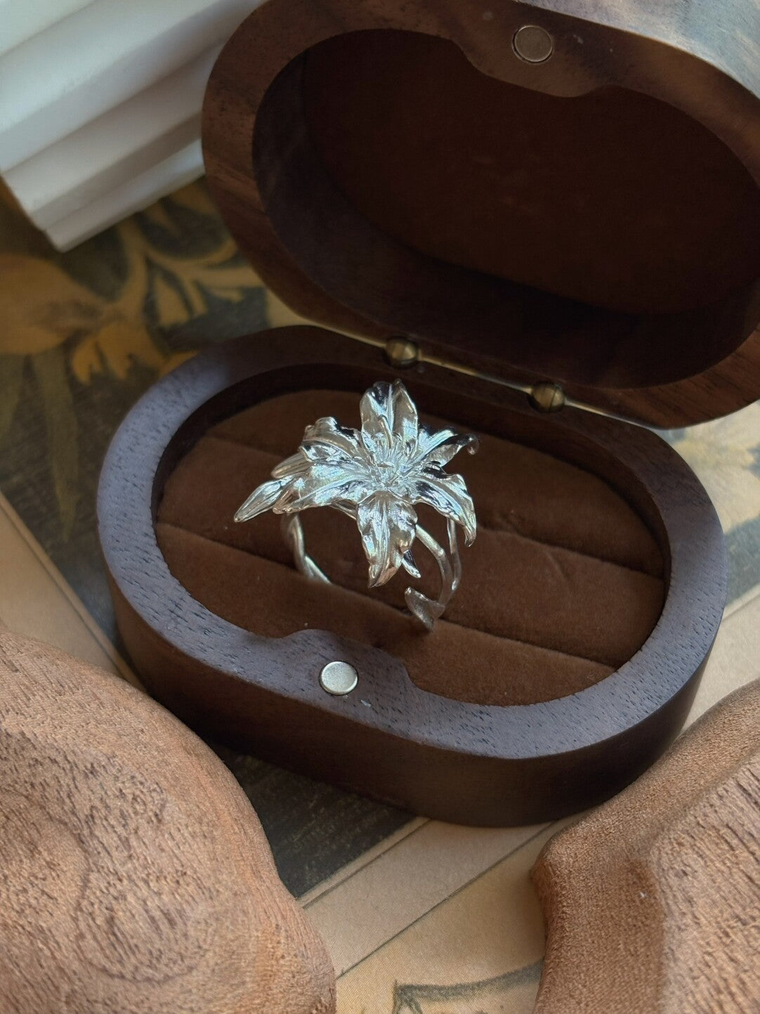 Handmade Silver Lily Ring,Lumivault.