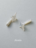 Four Pointed Star Pearl Oyster Earrings,Lumivault.