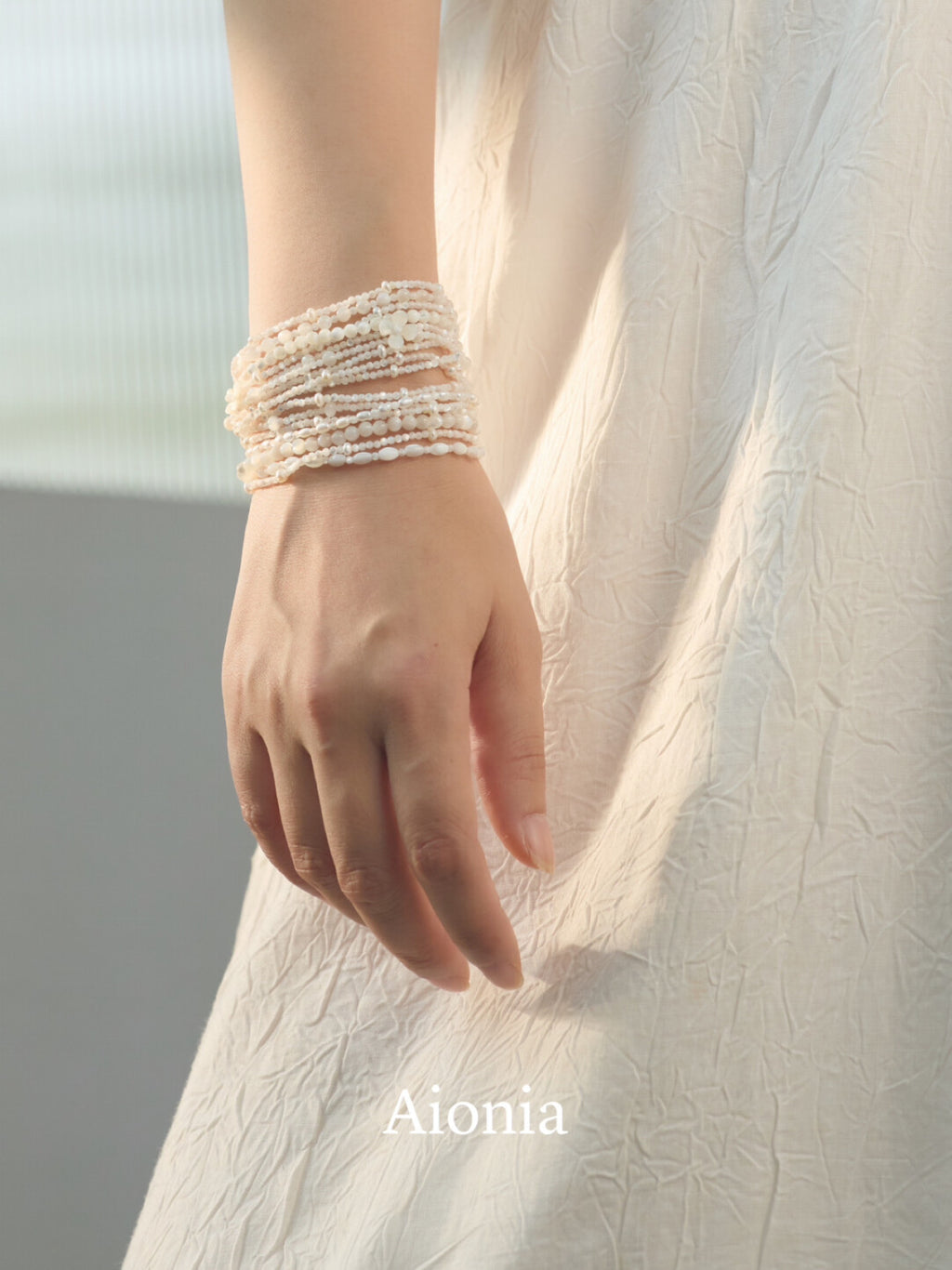 Complex White Pearl Beaded Bracelet,Lumivault.