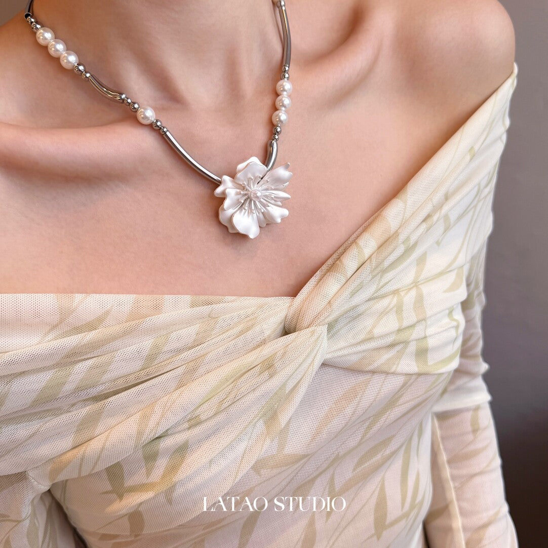 White Camellia Titanium Steel Necklace,Lumivault.