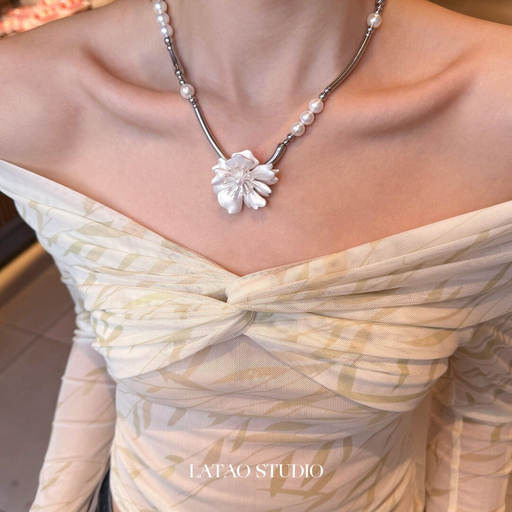 White Camellia Titanium Steel Necklace,Lumivault.