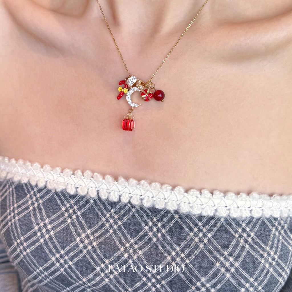 Candy House Christmas Moon Necklace,Lumivault.