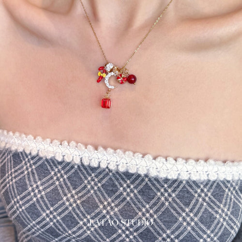 Candy House Christmas Moon Necklace,Lumivault.