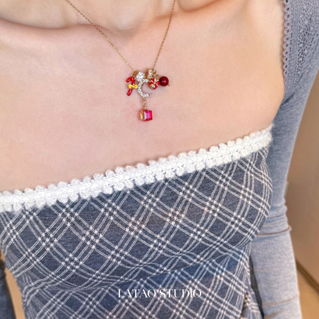Candy House Christmas Moon Necklace,Lumivault.