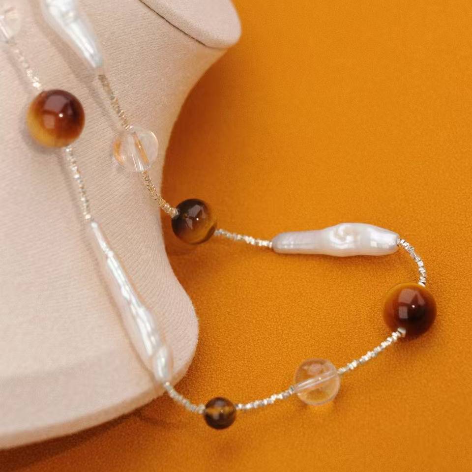 Floating Light Collarbone Chain,Lumivault.