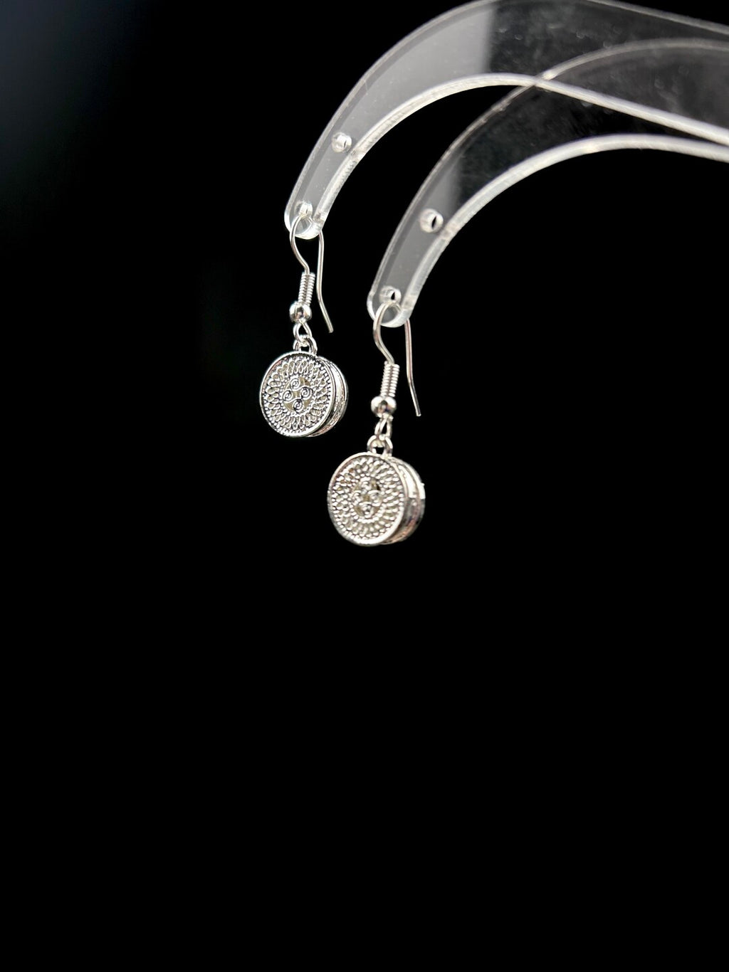 Filigree Disc Earrings,Lumivault.