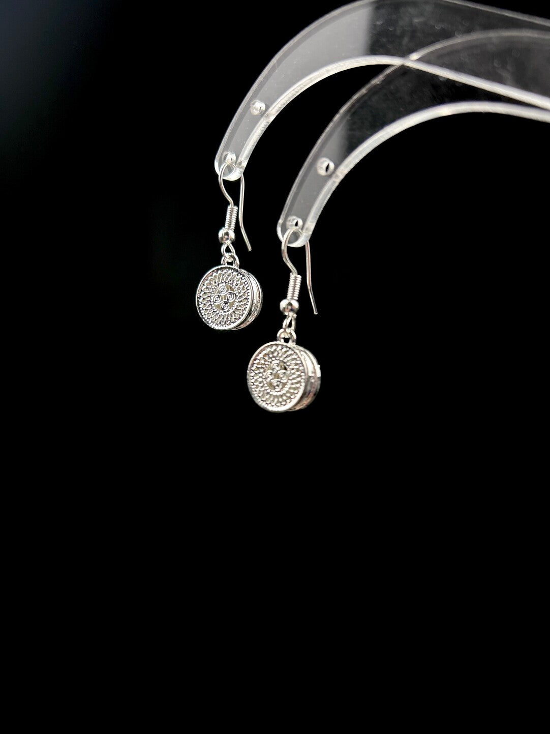 Filigree Disc Earrings,Lumivault.