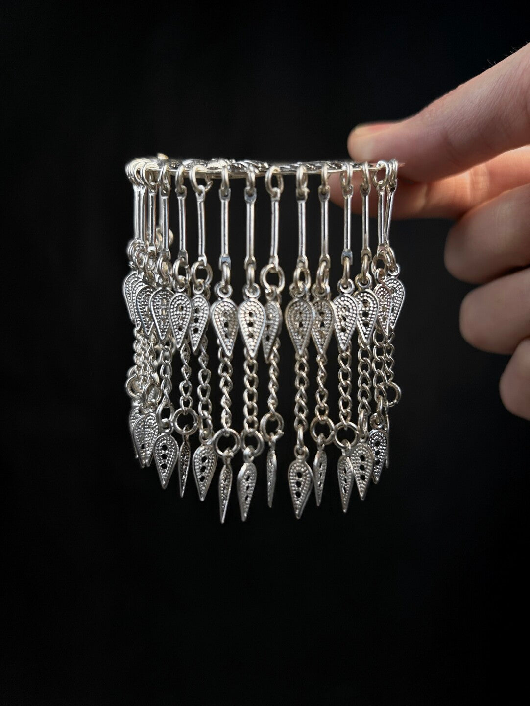 Crescent Cascade Hairpin