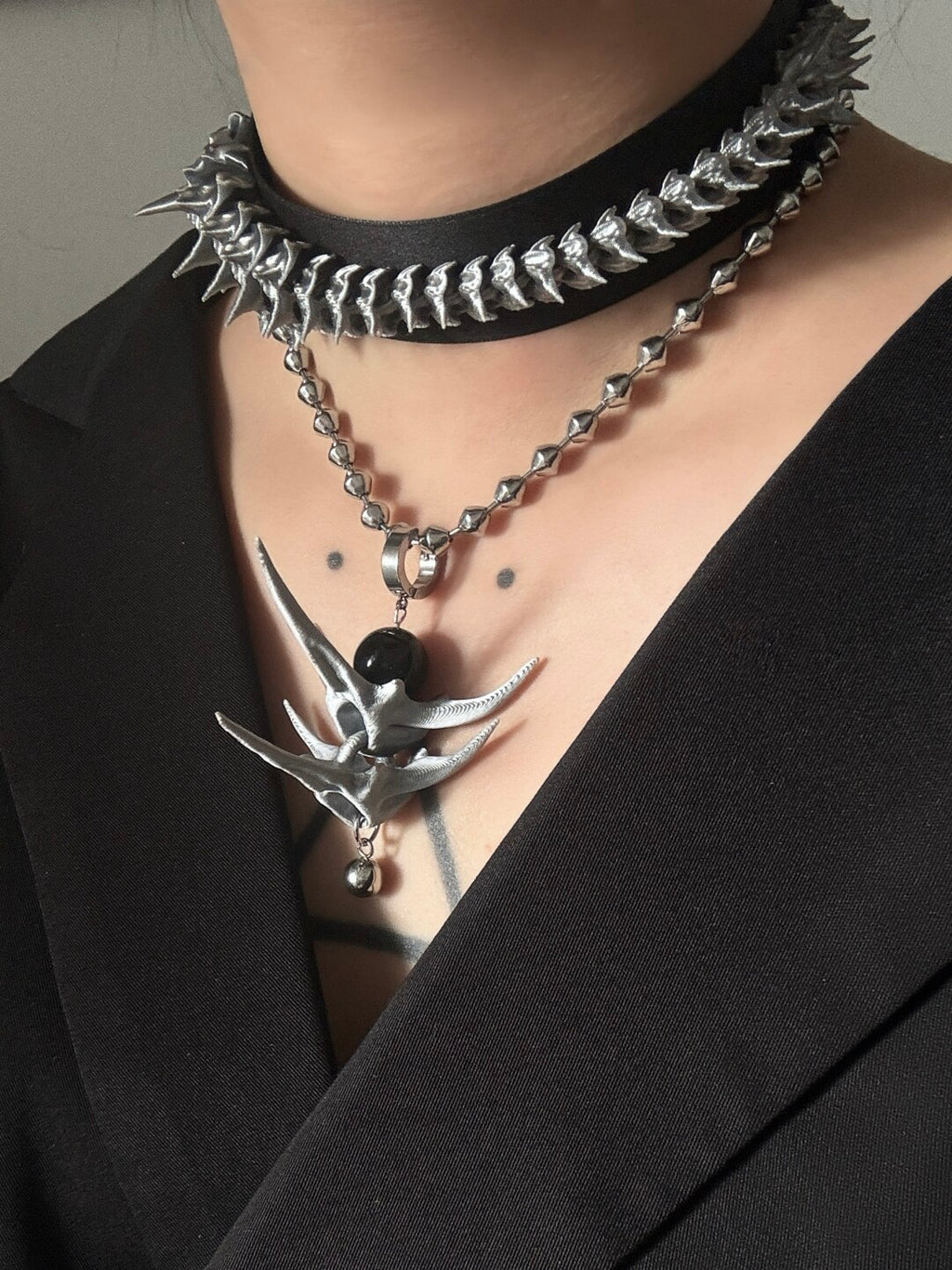 Silk & Print Spine Choker,Lumivault.