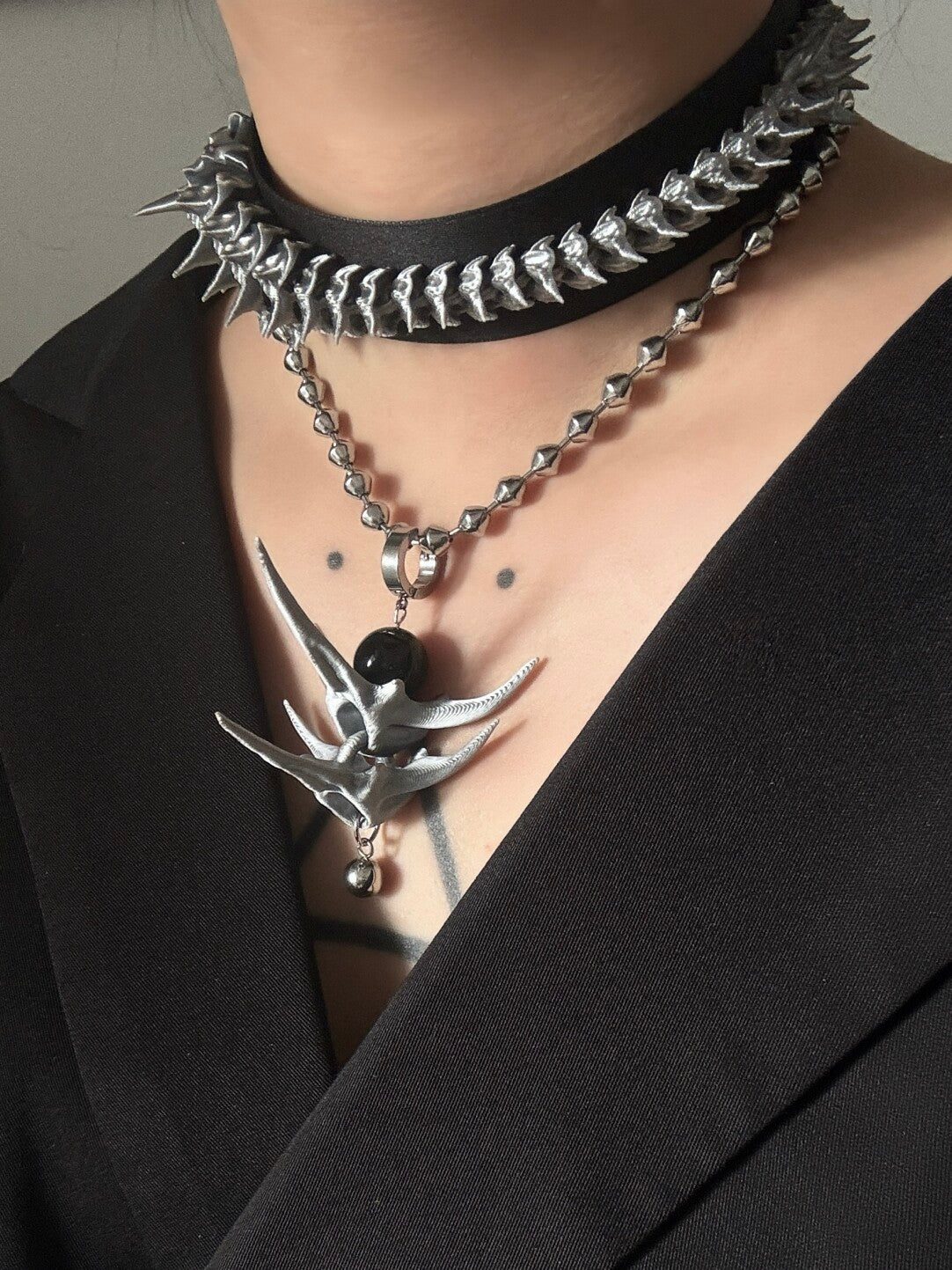 Silk & Print Spine Choker,Lumivault.