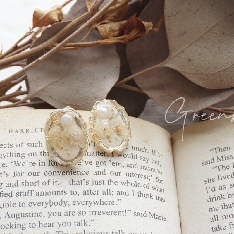 Vintage Petal Frame Resin Earrings,Lumivault.