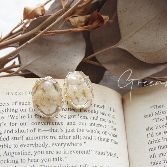 Vintage Petal Frame Resin Earrings