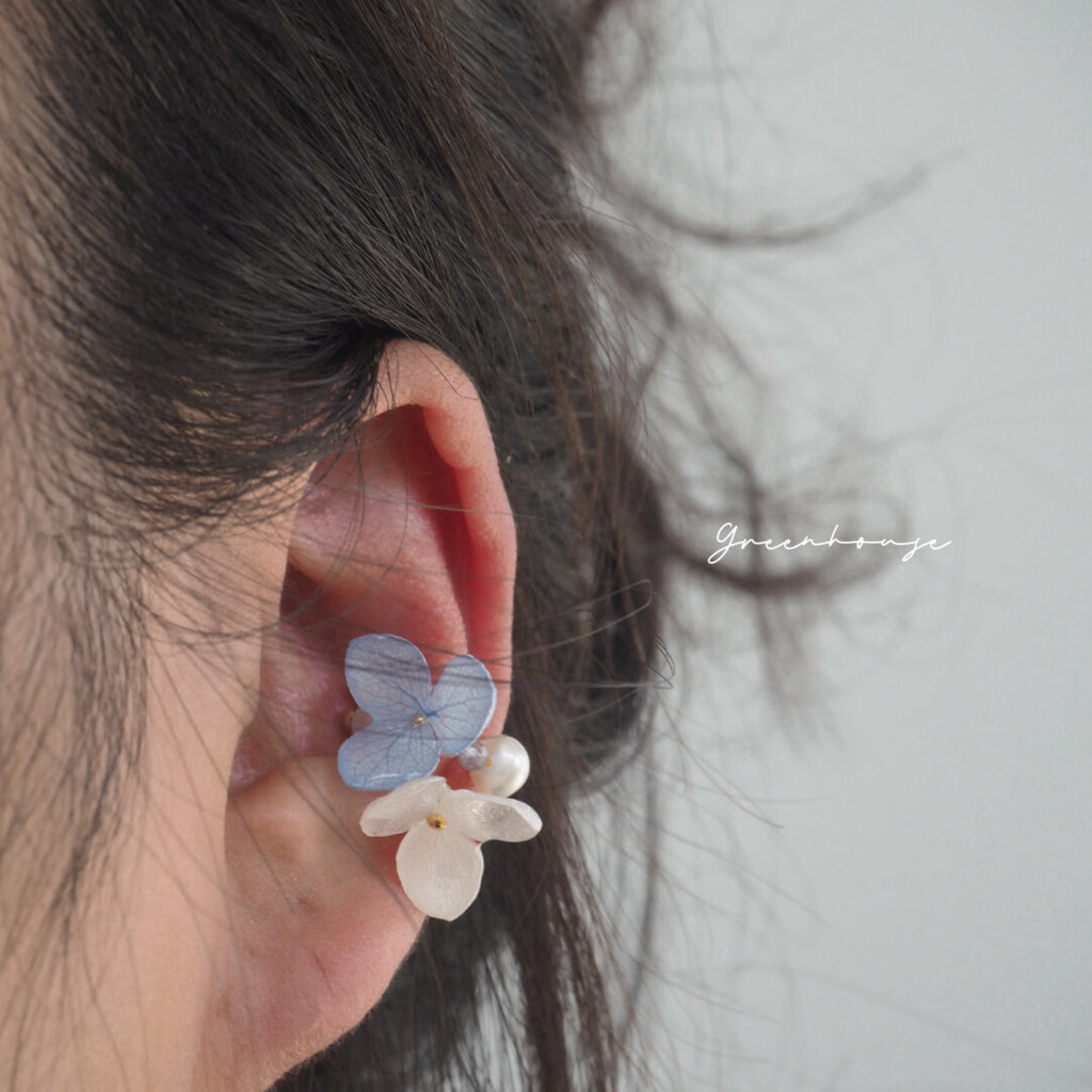 Hydrangea Stone Resin Ear Cuff,Lumivault.
