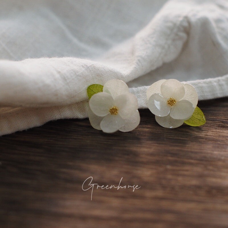 Camellia Flower Earrings,White / Studs,Lumivault.