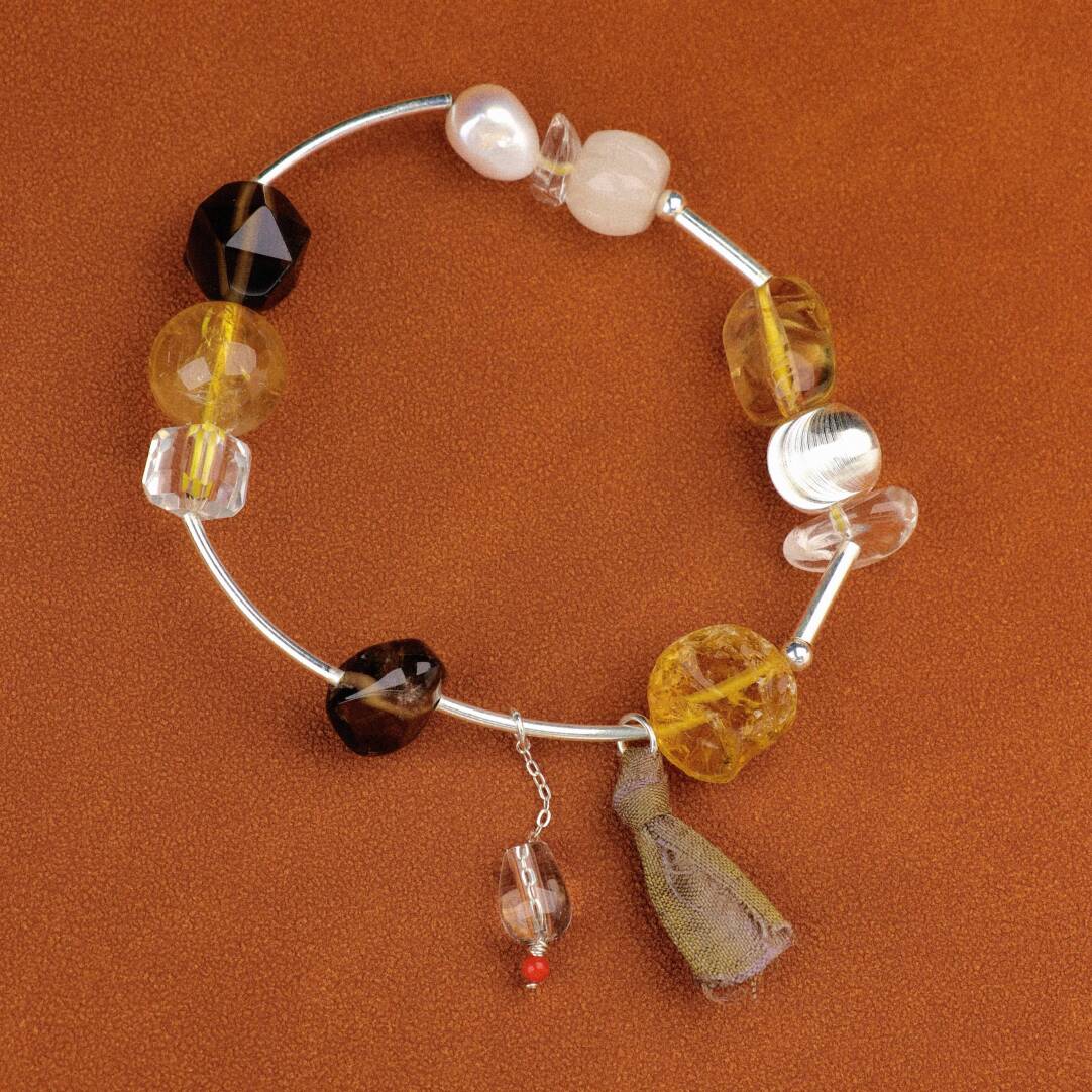 Fragmented Radiance Beaded Bracelet