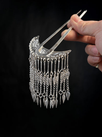 Crescent Cascade Hairpin