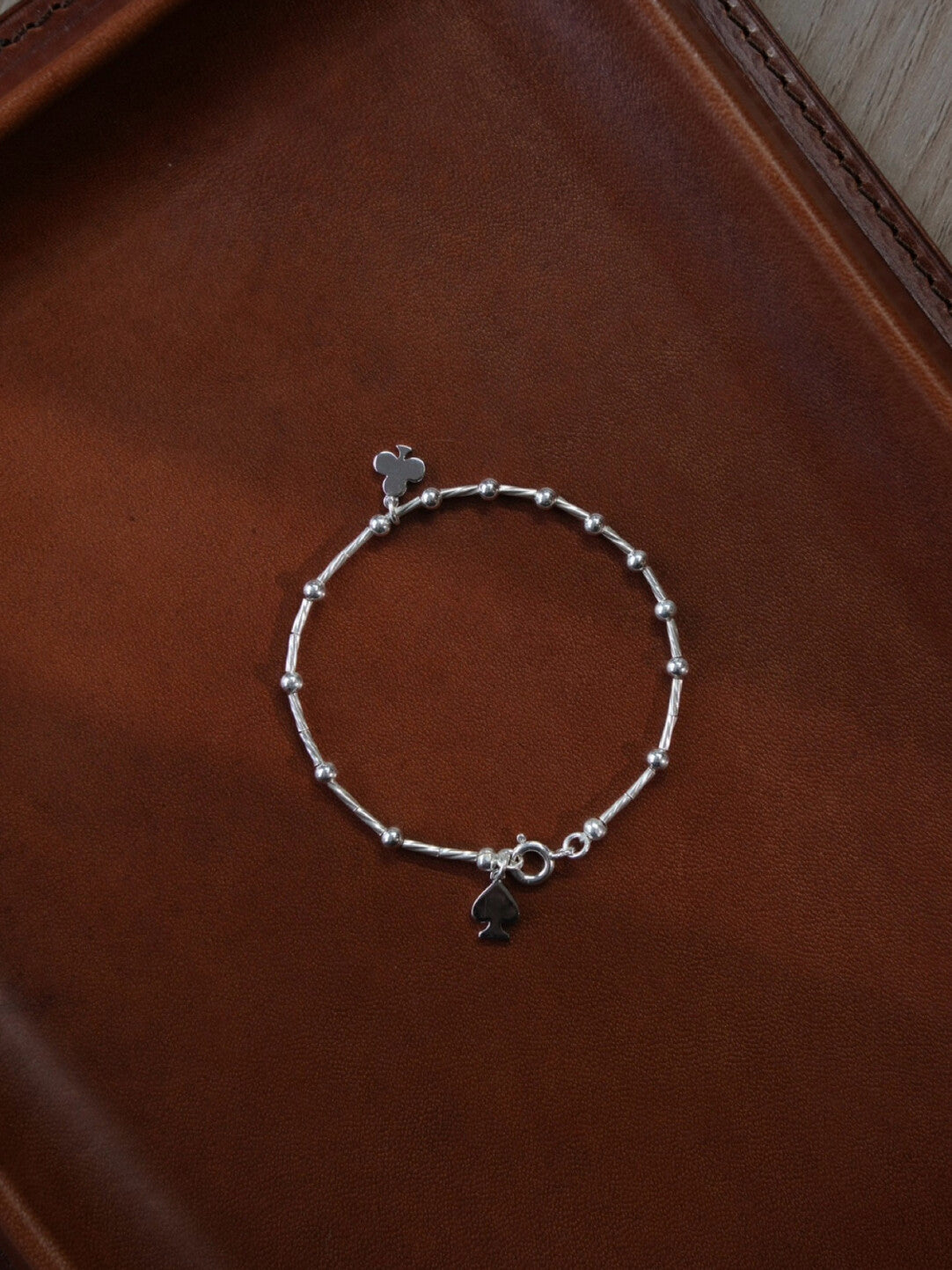 A Winning Hand Bracelet - Lumivault