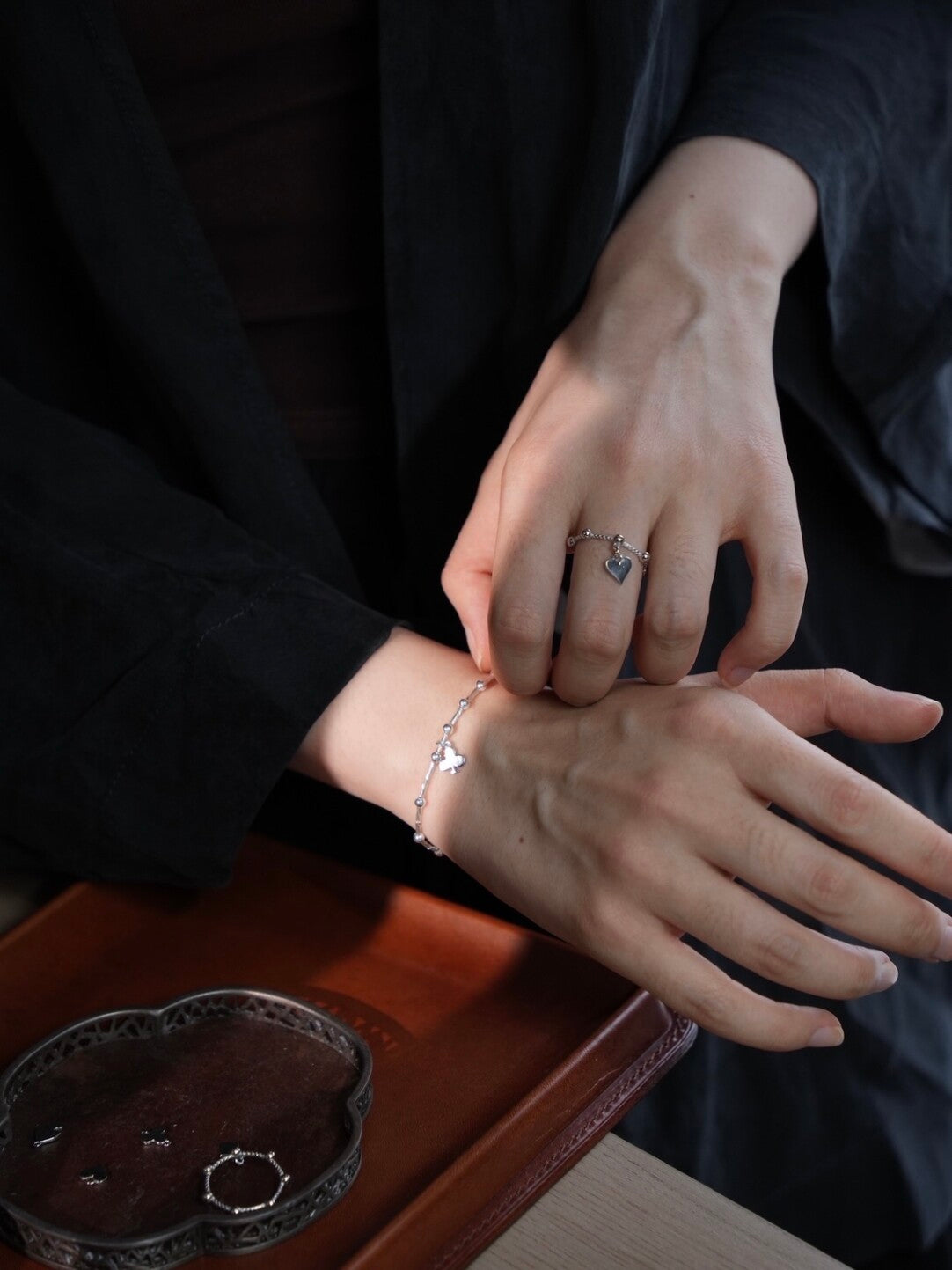 A Winning Hand Bracelet - Lumivault