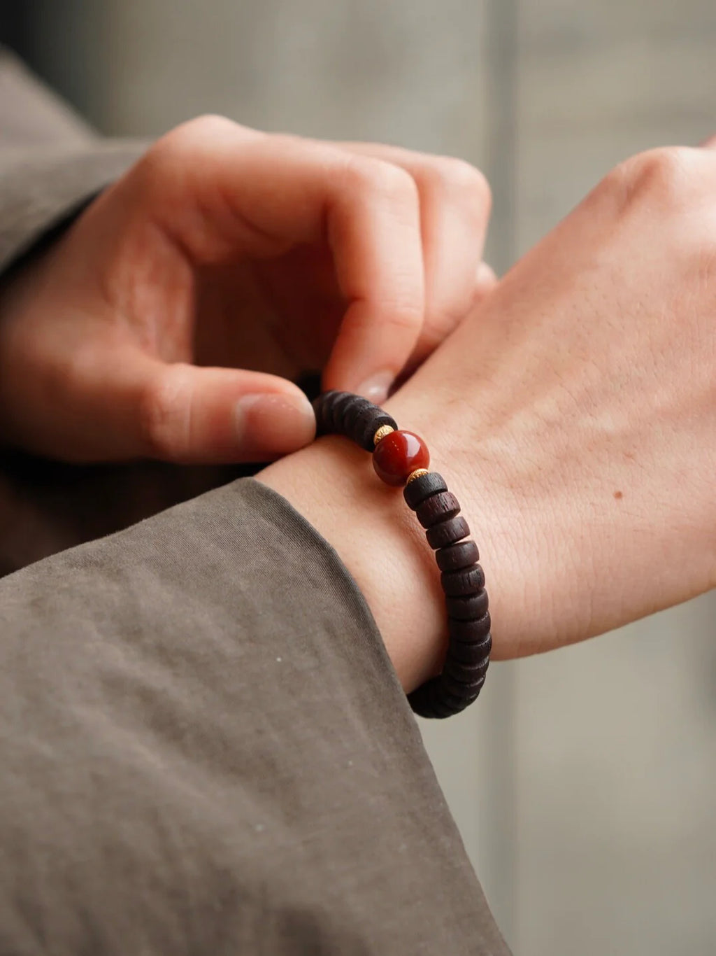 Aloeswood South Red Agate Beaded Bracelet,Lumivault.