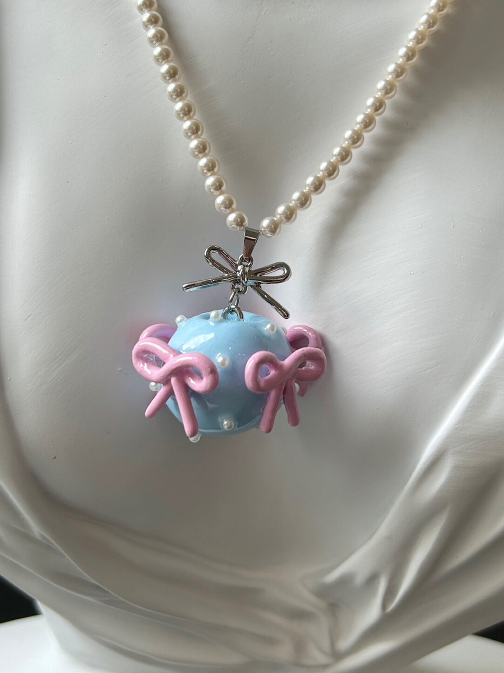Apple Bowknot Pearl Necklace,Lumivault.