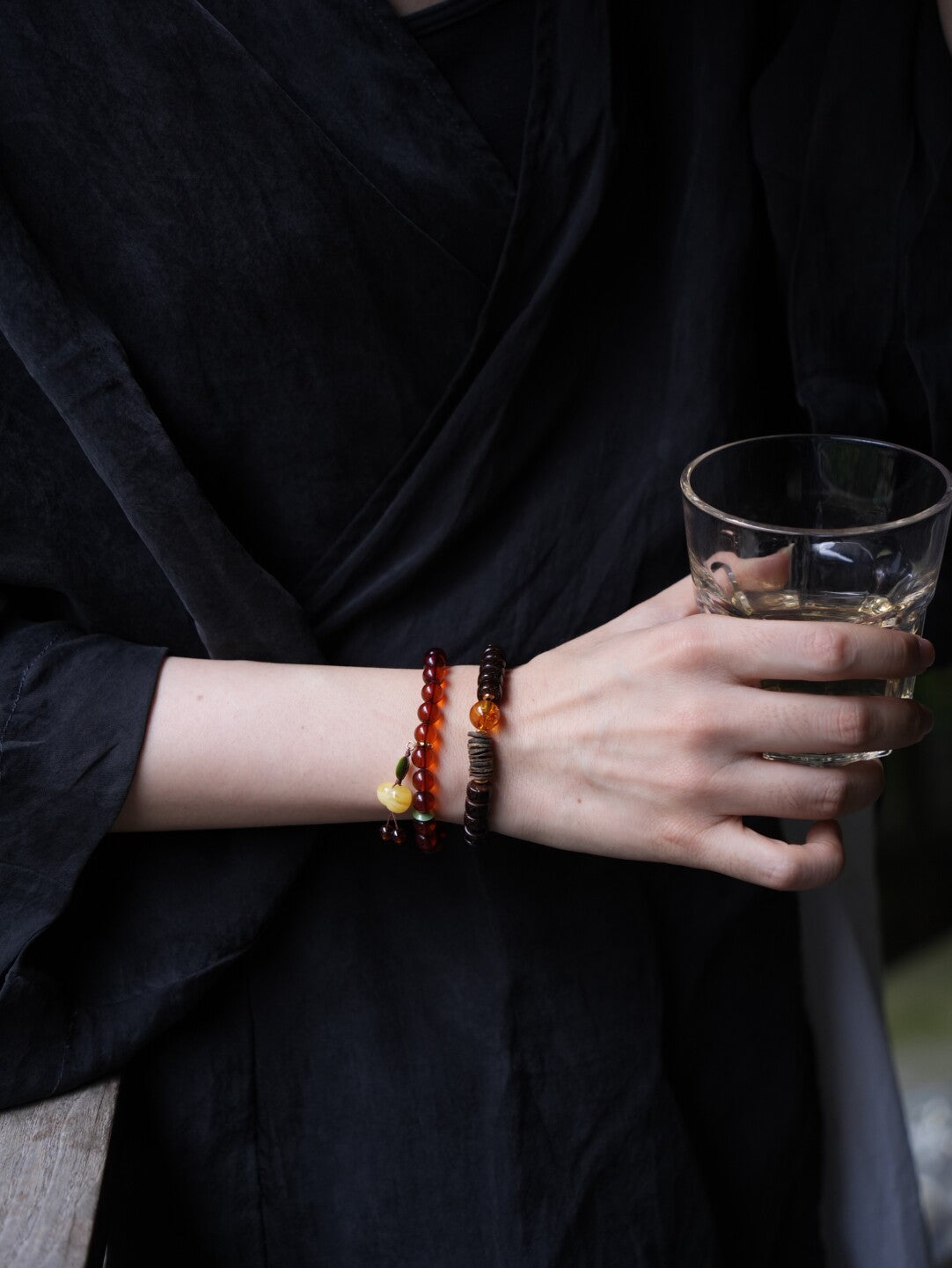 Autumn Agarwood Amber Beaded Bracelet,Lumivault.