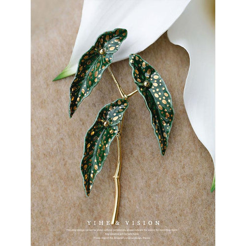 Begonia Ceramic Brooch,Dark Green,Lumivault.