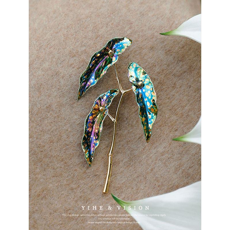Begonia Ceramic Brooch,Colorful,Lumivault.