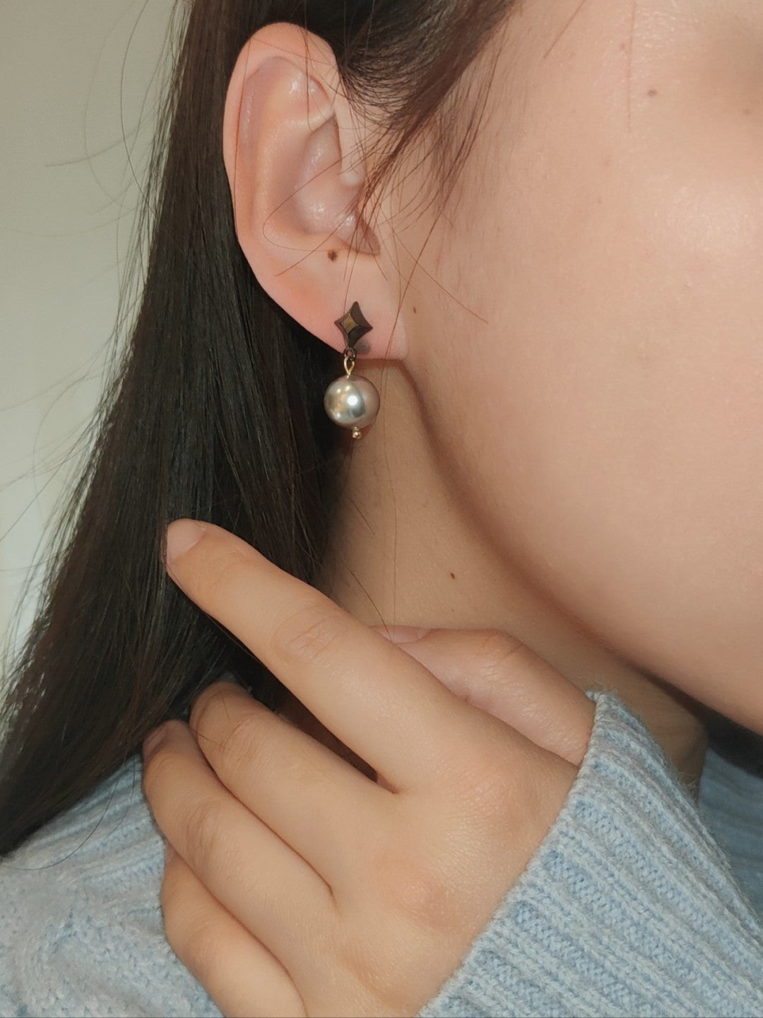 Black Star Metal Earrings,Lumivault.